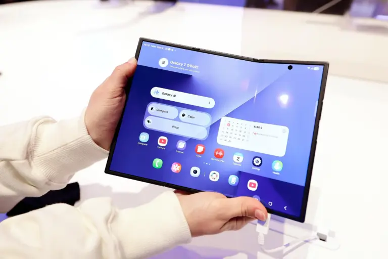 Сгъваем смартфон Samsung Galaxy Z Fold 8 – спецификации, функции и детайли Сгъваем смартфон Samsung Galaxy Z Fold 8 – спецификации, функции и детайли